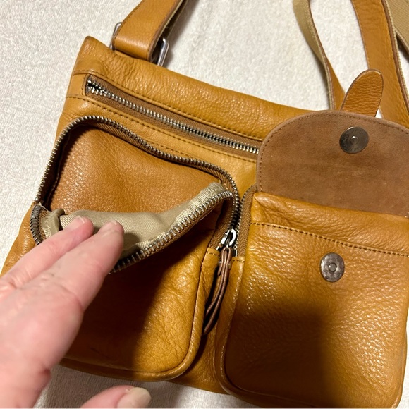 Danier Leather crossbody purse/handbag - Picture 4 of 10